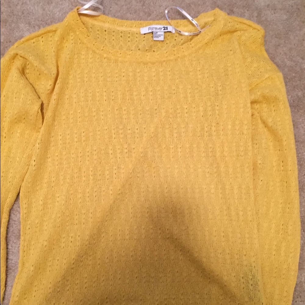 Forever 21 yellow long sleeved knitted sweater